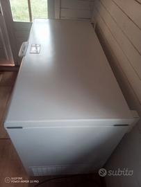 Whirlpool WHE39352 FO, Congelatore A Pozzetto