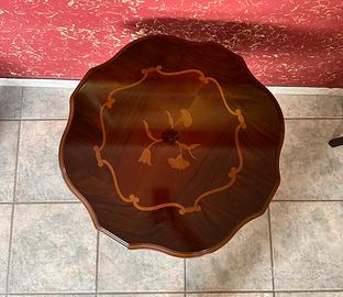 Tavolino Treppiedi in legno