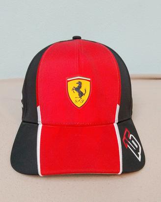 cappello Ferrari di Charles Leclerc edizione 2022