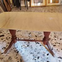 tavolino x salotto con base in marmo euro 30,00