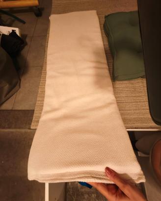 Cuscino imbottito profilato e sottile, panna