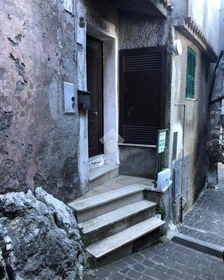 MONOLOCALE A BELLEGRA
