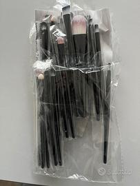 Set 12 pennelli make-up NUOVO + pulisci pennelli