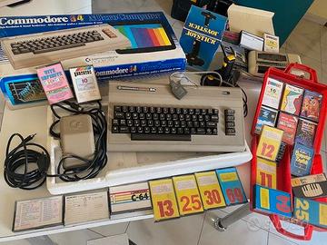 Commodore 64 + lettore+1 joystick+24cassettegiochi