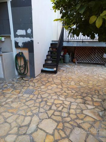 QUALIANO; 3Vani+GIARDINO+Box+Posto Auto MAV303