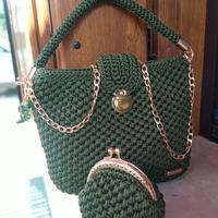 Borsa e portamonete ad uncinetto verde militare 