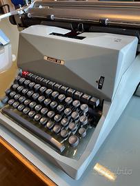 Macchina da scrivere Olivetti 82 Diaspron