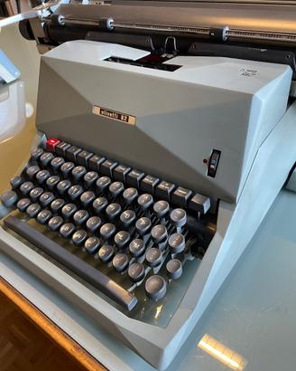 Macchina da scrivere Olivetti 82 Diaspron