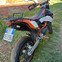 KTM 690 enduro 690 doppia omologazione
