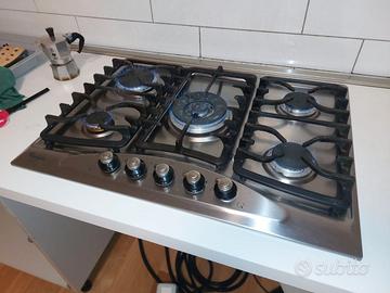 Piano a gas a 5 fuochi