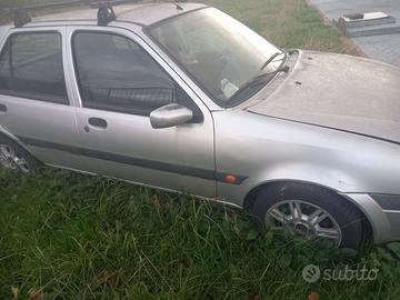 FORD FIESTA ZETEC  SOLO PER RICAMBI