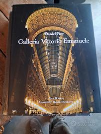 ciaoo cedooo libri galleria vittorio Emanuele 