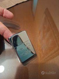 Zippo con decorazione