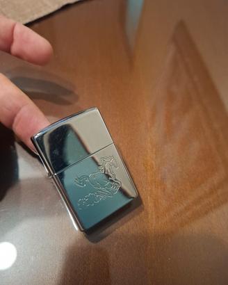 Zippo con decorazione