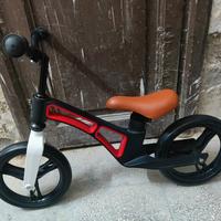 bicicletta senza pedali come nuova