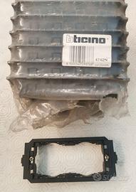 BTICINO 4742N - SUPPORTO 2 SCHUKO LIVING CLASSIC