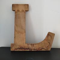 Lettera "L" in legno grezzo