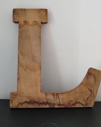 Lettera "L" in legno grezzo