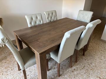 Tavolo e sedie nuovo