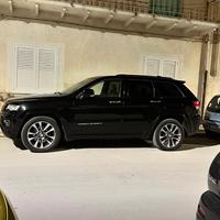 Grand cherokee overland