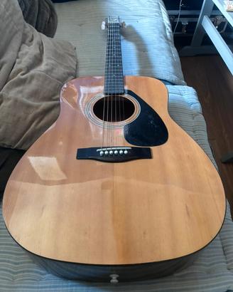 Chitarra acustica Yamaha FG400A