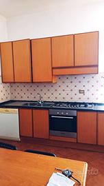 cucina usata in legno in buono stato 