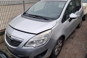 Opel Meriva B anno 2011 ricambi usati