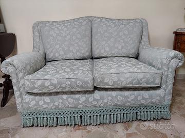 Coppia eleganti divani 2 posti in stile classico