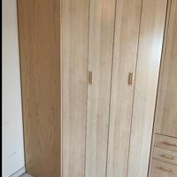 armadio su misura in legno chiario