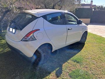 LANCIA YPISILON 1200 5 PORTE ELEFANTINO BLU