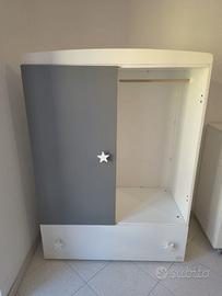 Cameretta Montessori e cassettiera