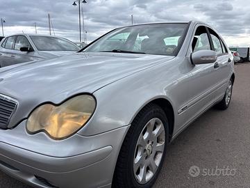 Auto mercedes classe C 220