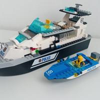 Nave polizia con scialuppa LEGO