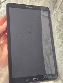 Tablet Samsung SM-T585