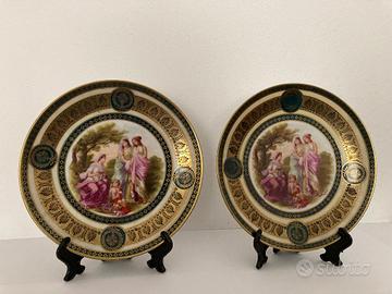 Piatti in porcellana con filigrana in oro. Anni 40