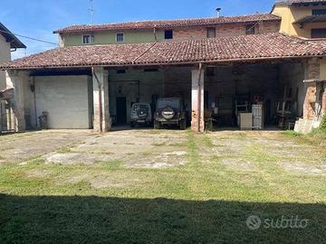 Rustico / Casale di 150 m² con più di 5 locali e b