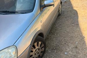 Opel Corsa C 2004 1.2 benzina