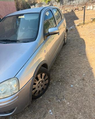 Opel Corsa C 2004 1.2 benzina