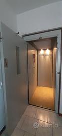 Ascensore Oleodinamico con cabina