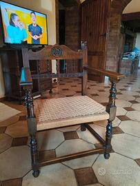 sedia antica vintage in legno e paglia