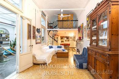 Appartamento di 130 m² con 5 locali a Firenze