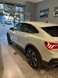 Audi Q3 Sportback e-tron sline benzina elettrica h