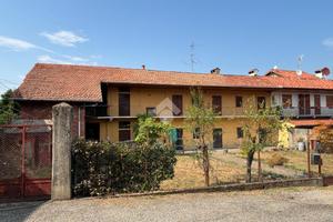 CASA INDIPENDENTE A VARALLO POMBIA