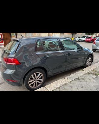 Volkswagen Golf 1.5 TGI DSG 5p. Trendline BlueMoti
