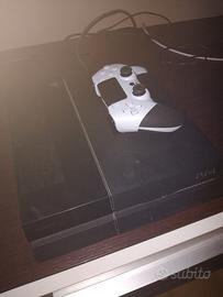 playstation 4 +2 giochi, joystic e cavetto
