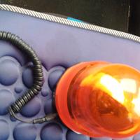 lampeggiante  magnetico 12 V. mai usato 