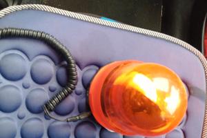 lampeggiante  magnetico 12 V. mai usato 