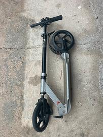 Monopattino ruote grandi