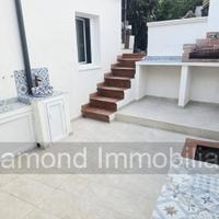 Casa singola con cortile a Torre Archirafi-Riposto