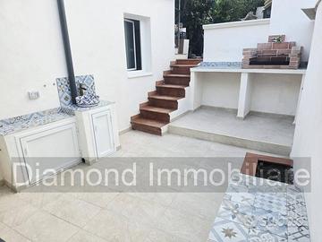 Casa singola con cortile a Torre Archirafi-Riposto